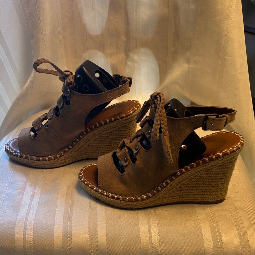 Tan/Brown Wedge Sandals - Picture 3 of 11